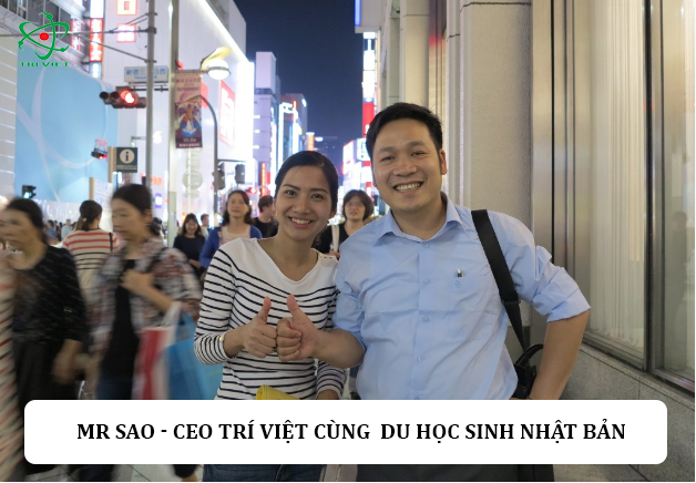 SEO Trí Việt SSD chụp ảnh cùng cựu học sinh Trí Việt