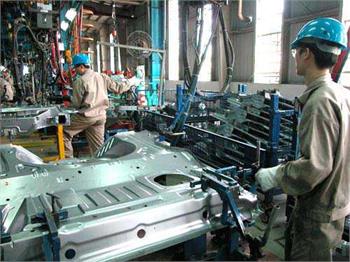 Sản xuất linh kiện,trang thiết bị oto.
